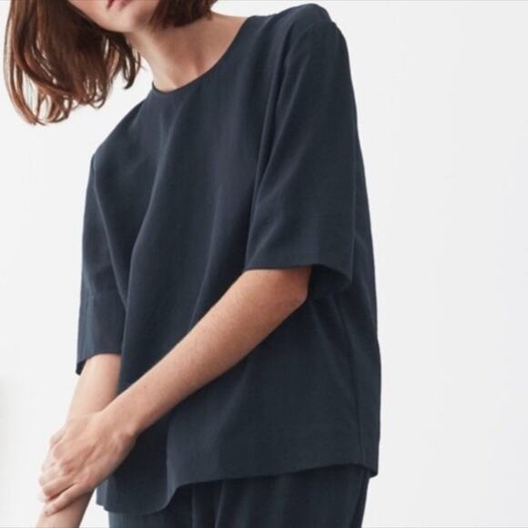 Everlane Japanese Go Weave Back-Zip Short Sleeve Blouse Navy Women's Size 0 - Picture 4 of 10